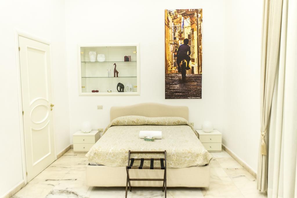 B&B Palazzo Ruffo Di Bagnara เนเปิลส์ ห้อง รูปภาพ