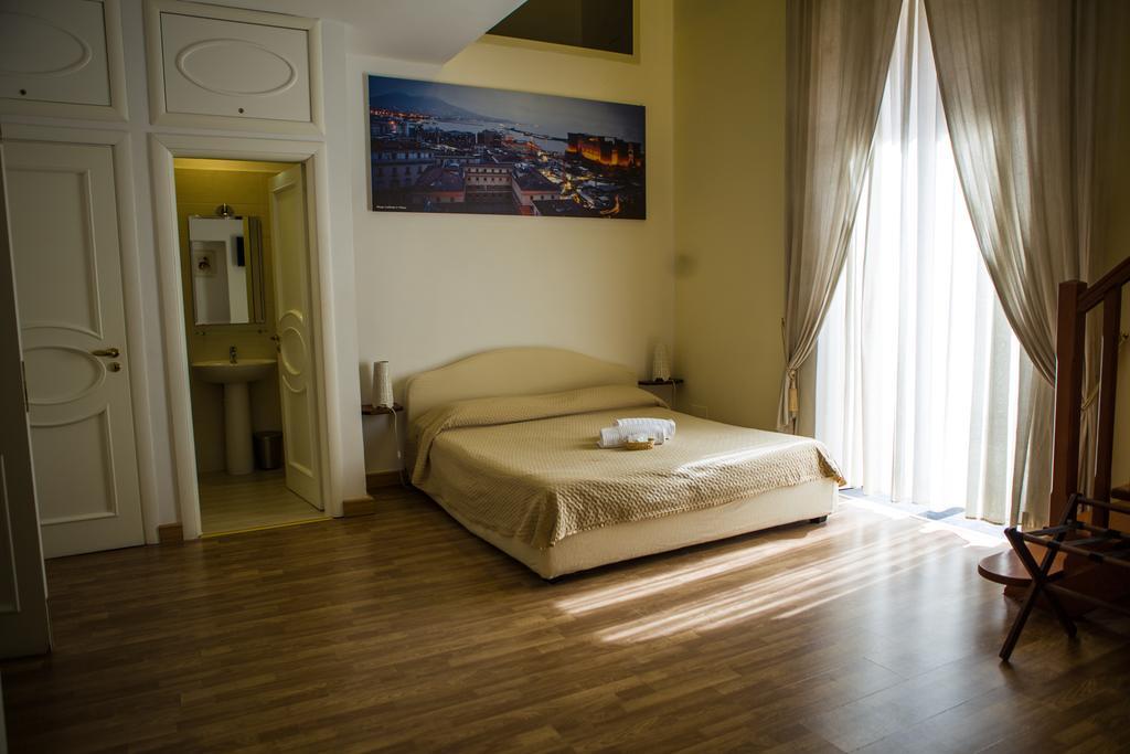 B&B Palazzo Ruffo Di Bagnara เนเปิลส์ ภายนอก รูปภาพ