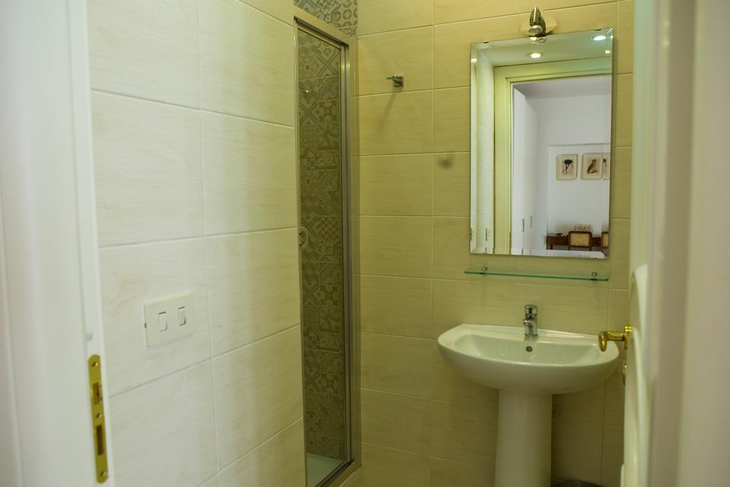 B&B Palazzo Ruffo Di Bagnara เนเปิลส์ ภายนอก รูปภาพ