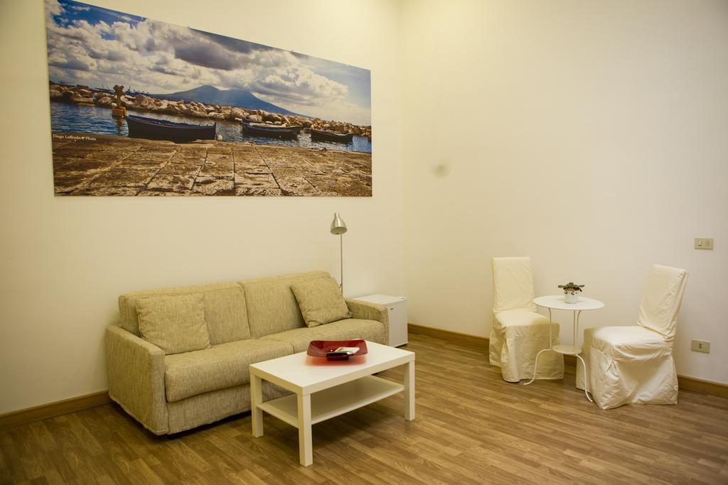 B&B Palazzo Ruffo Di Bagnara เนเปิลส์ ภายนอก รูปภาพ
