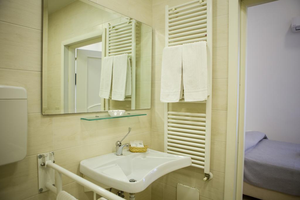B&B Palazzo Ruffo Di Bagnara เนเปิลส์ ภายนอก รูปภาพ