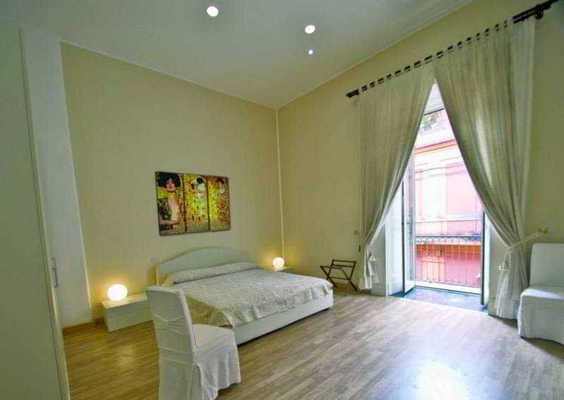 B&B Palazzo Ruffo Di Bagnara เนเปิลส์ ภายนอก รูปภาพ